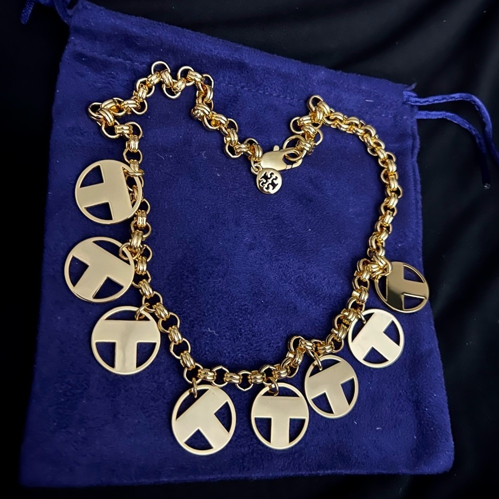 🔥🔥Tory Burch Authentic Shiny Gold Unique T Round Charms Logo Necklace - Picture 6 of 7